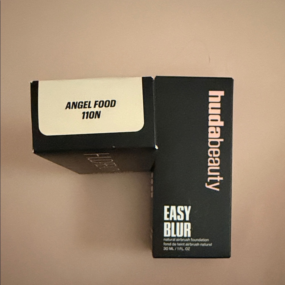 HUDA BEAUTY Easy Blur Foundation - Angel Food (110N) - (1pc)